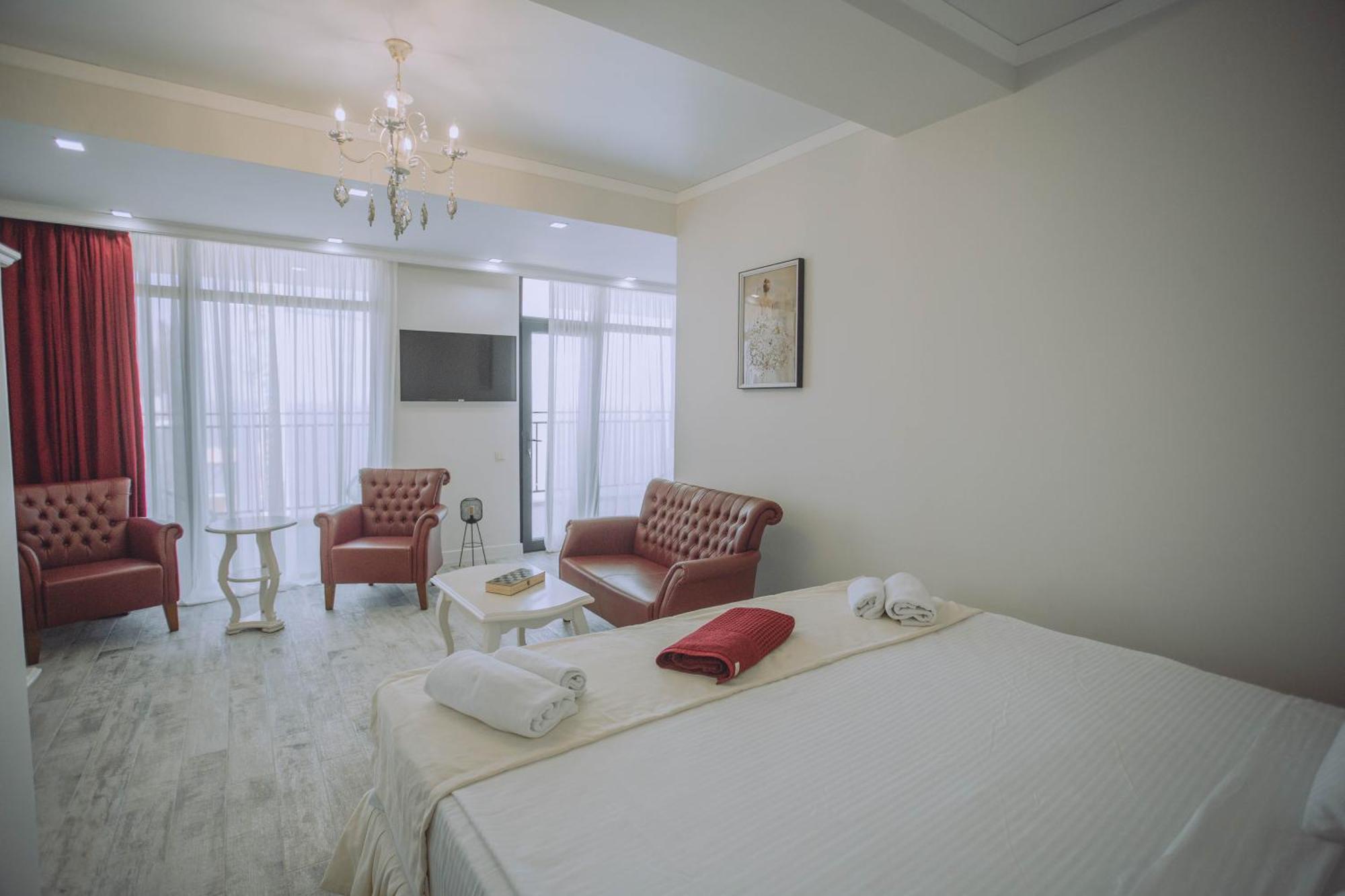 Royal Medis Hotel Batumi Exterior photo