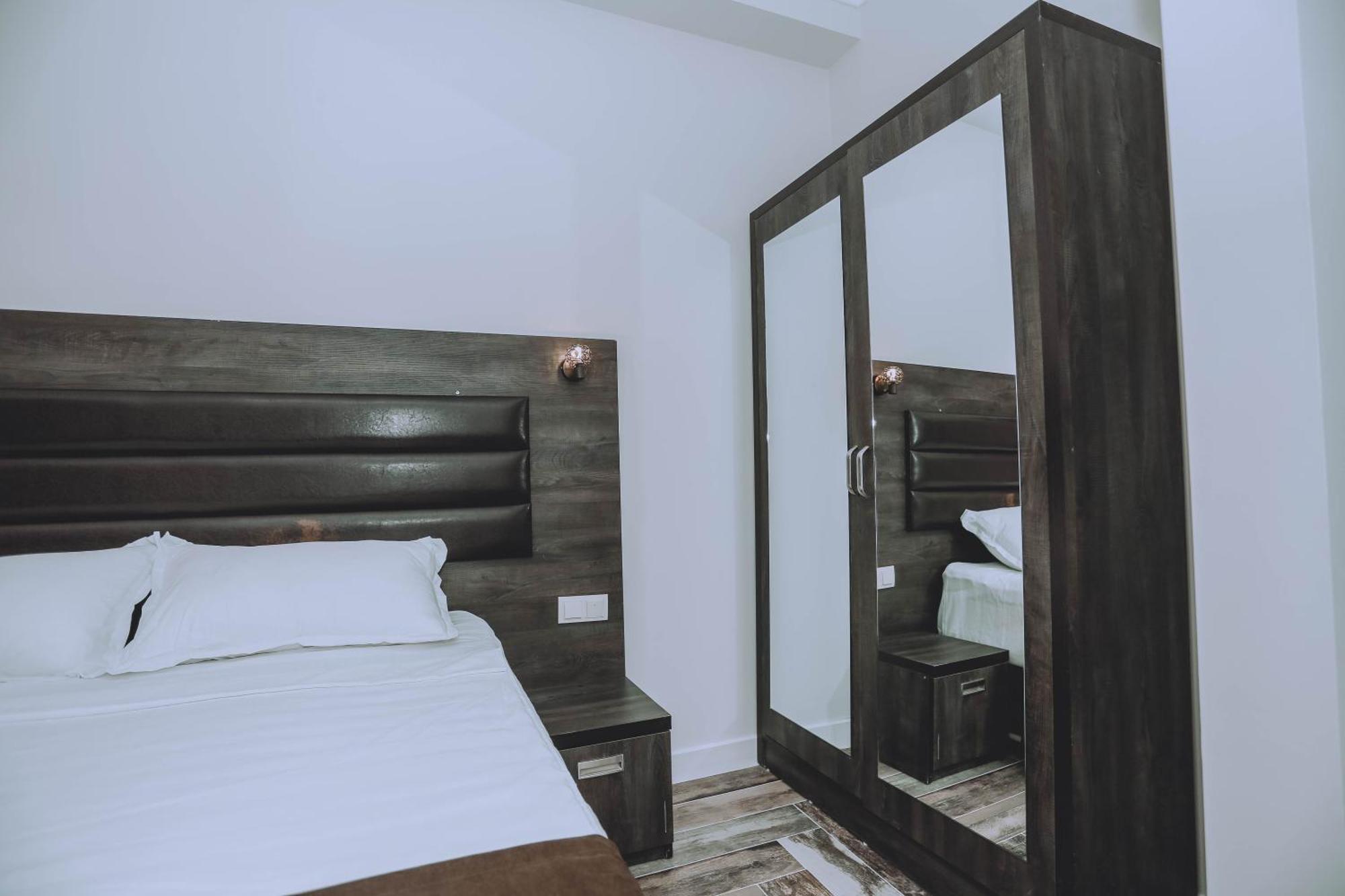 Royal Medis Hotel Batumi Exterior photo